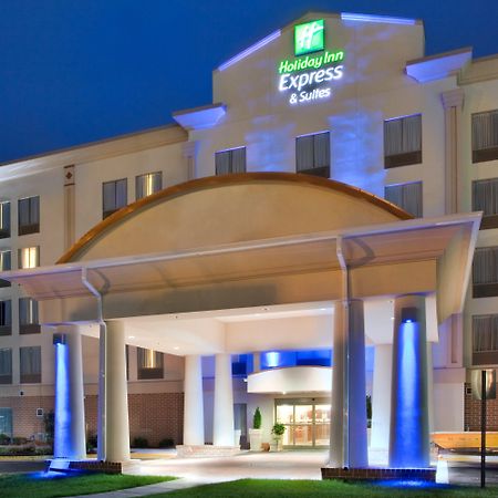 Holiday Inn Express Hotel & Suites Fredericksburg By Ihg Dış mekan fotoğraf