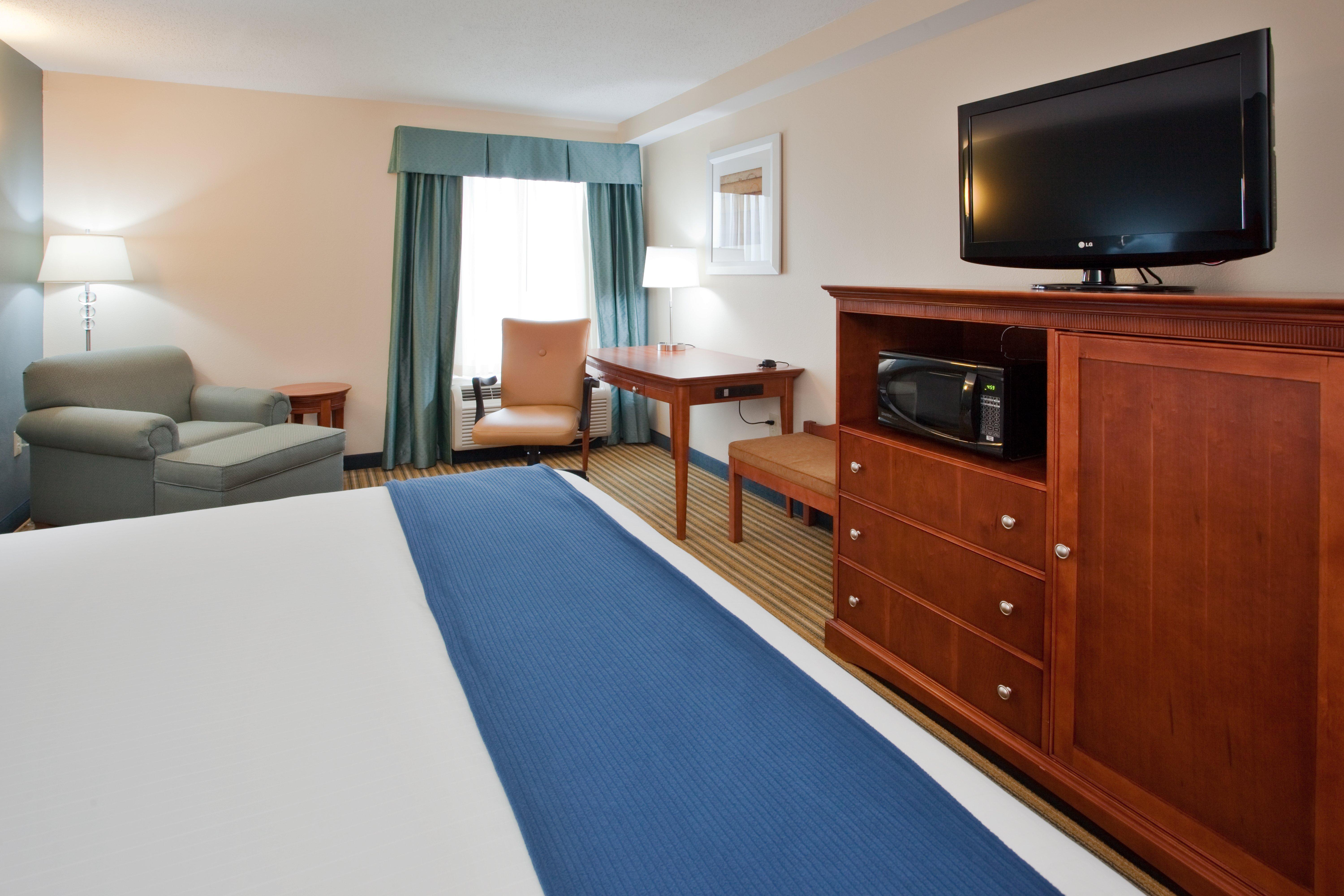 Holiday Inn Express Hotel & Suites Fredericksburg By Ihg Dış mekan fotoğraf