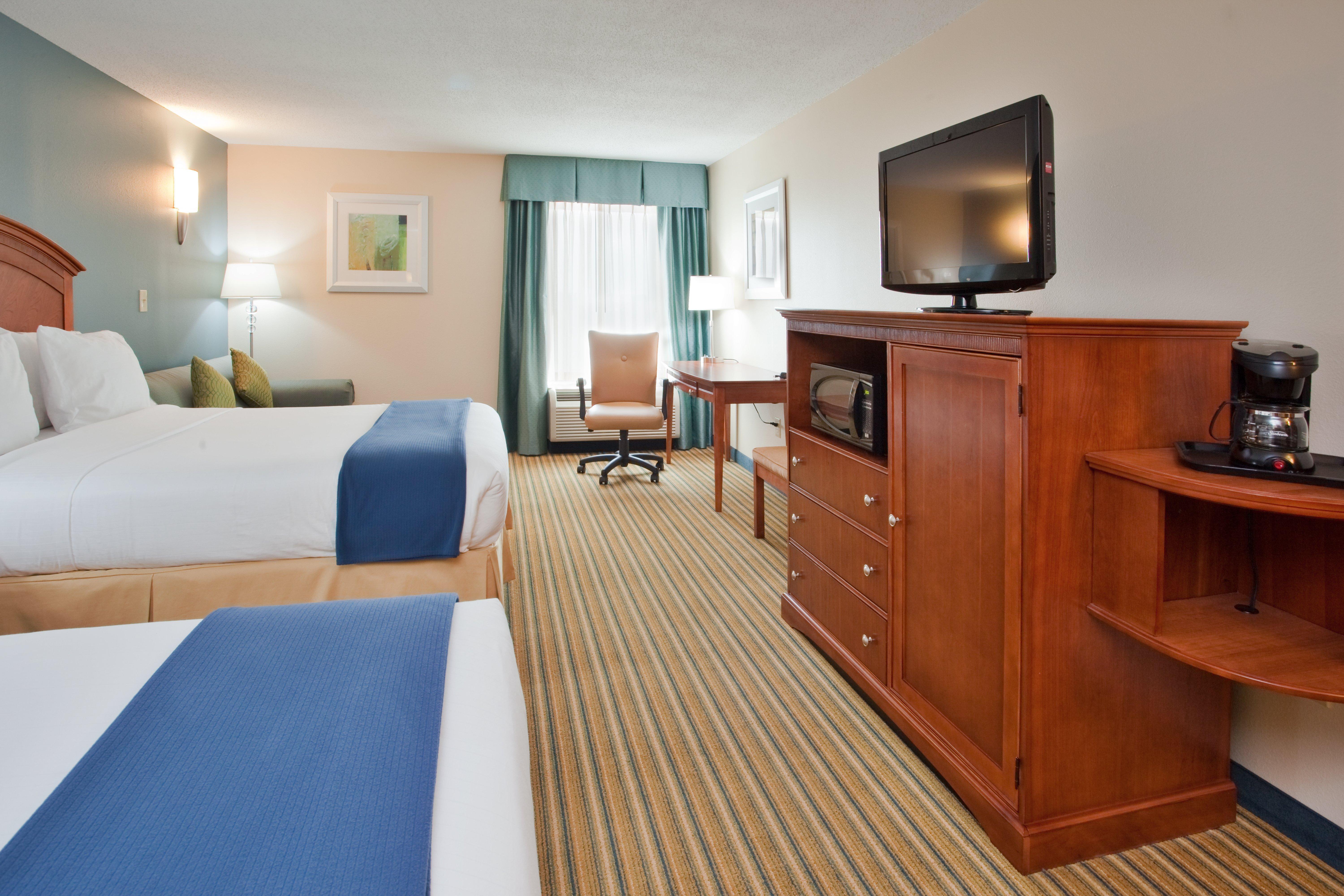 Holiday Inn Express Hotel & Suites Fredericksburg By Ihg Dış mekan fotoğraf