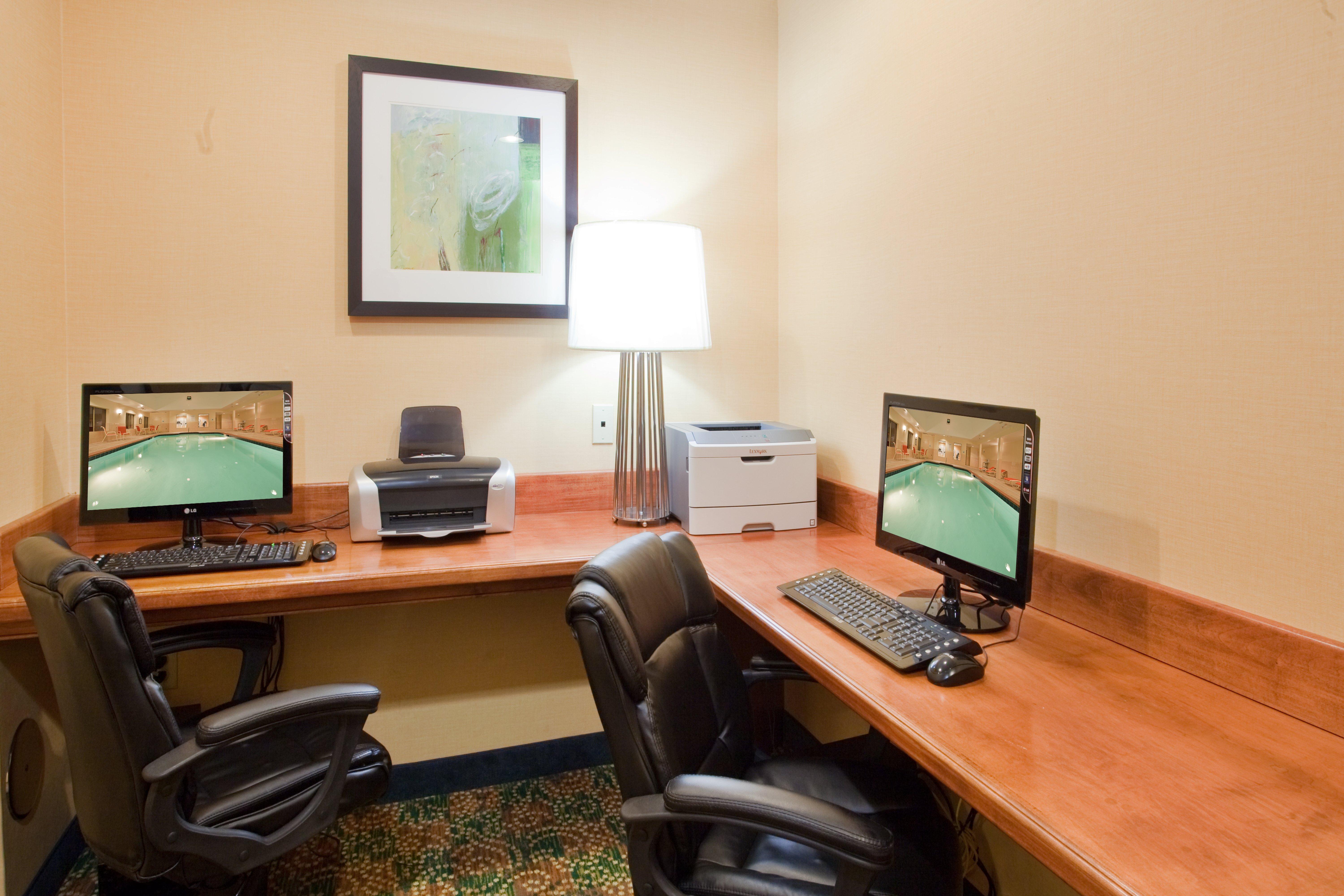 Holiday Inn Express Hotel & Suites Fredericksburg By Ihg Dış mekan fotoğraf