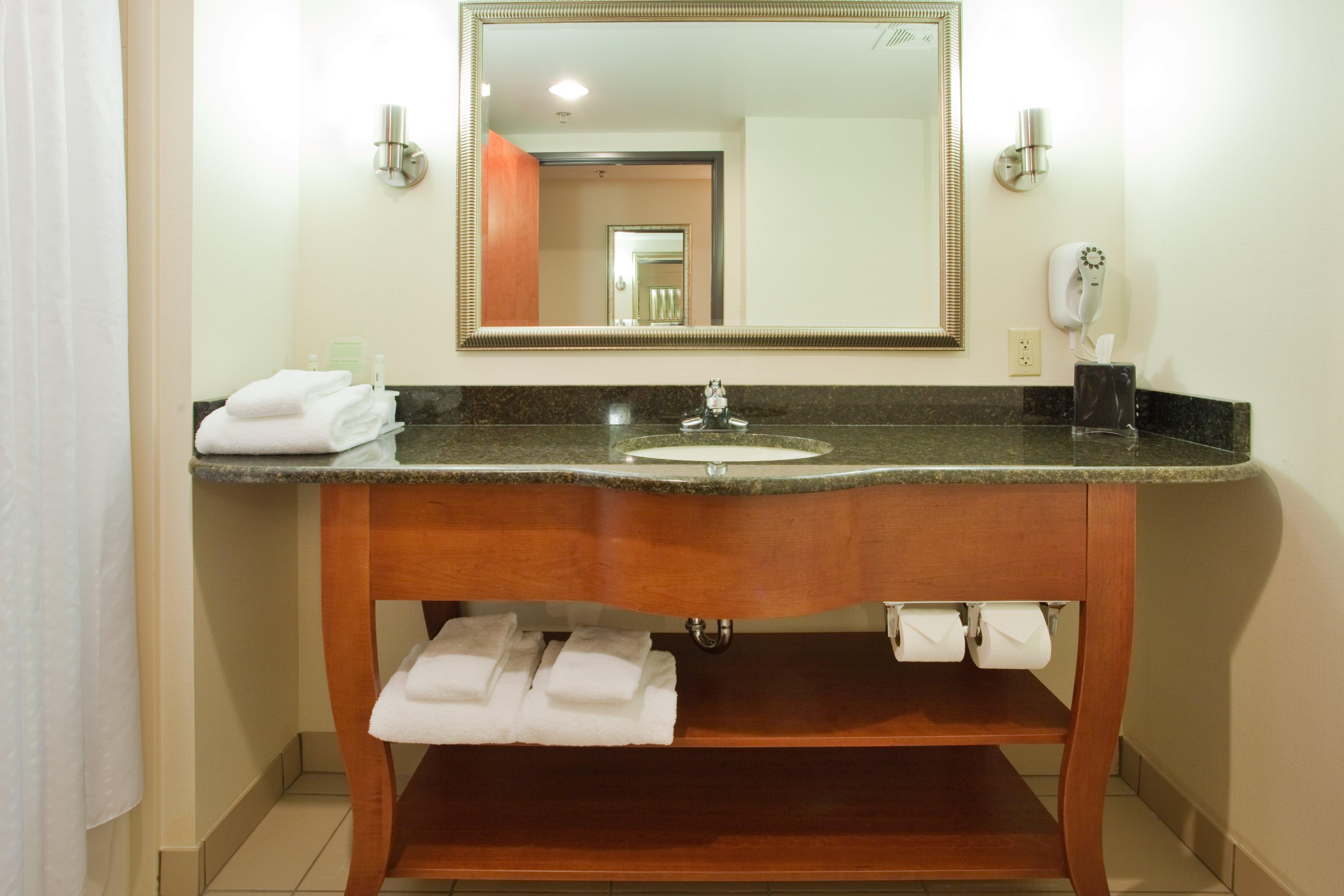Holiday Inn Express Hotel & Suites Fredericksburg By Ihg Dış mekan fotoğraf