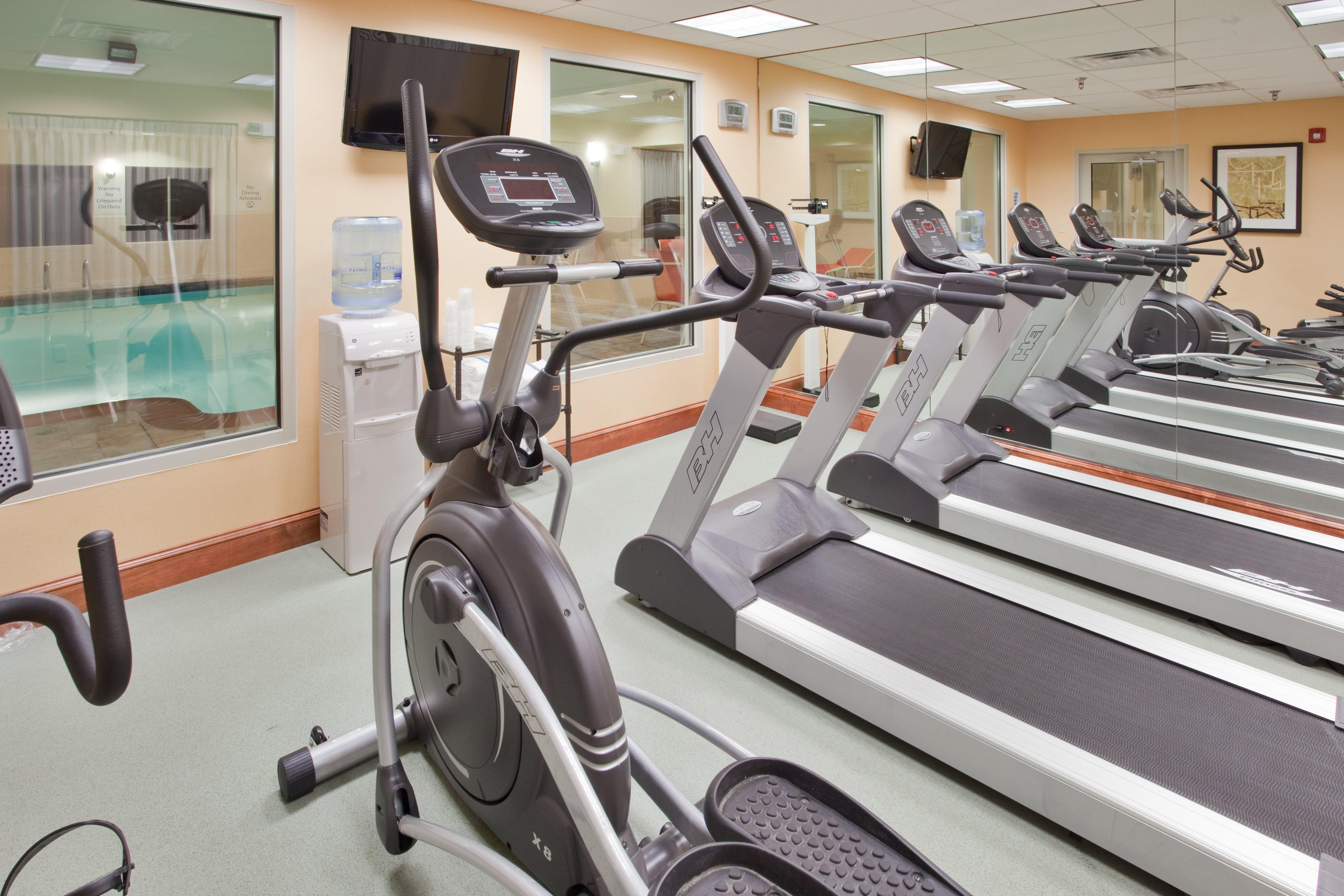 Holiday Inn Express Hotel & Suites Fredericksburg By Ihg Dış mekan fotoğraf