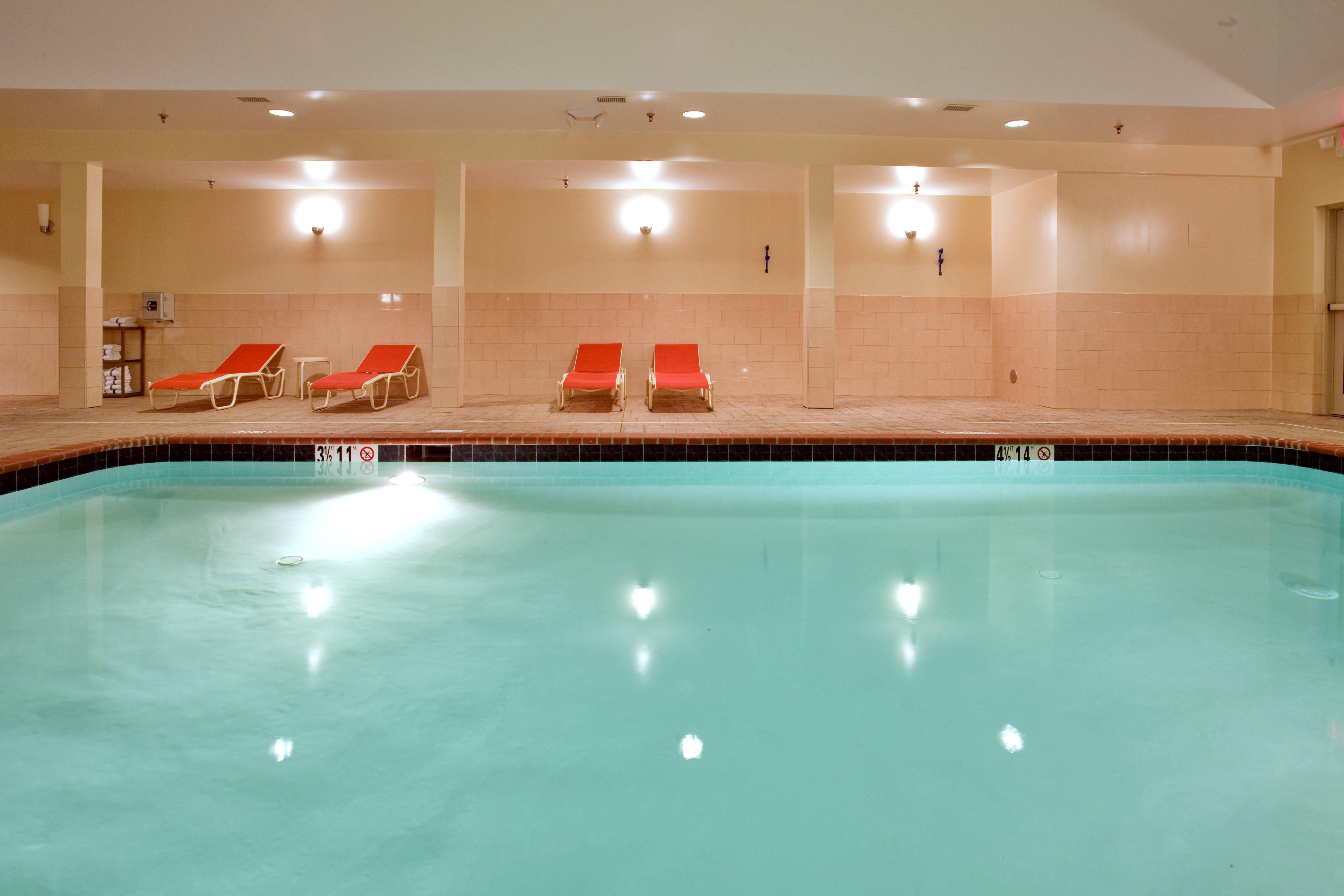 Holiday Inn Express Hotel & Suites Fredericksburg By Ihg Dış mekan fotoğraf