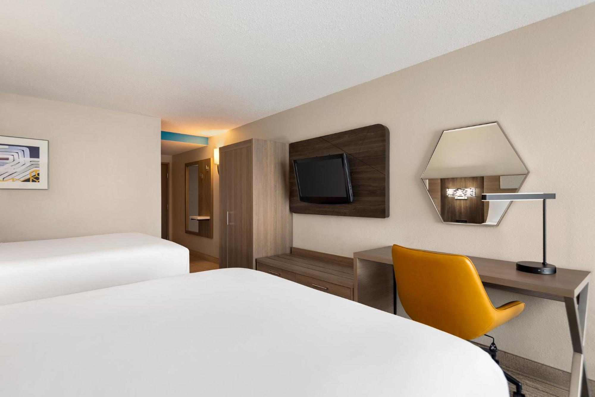 Holiday Inn Express Hotel & Suites Fredericksburg By Ihg Dış mekan fotoğraf
