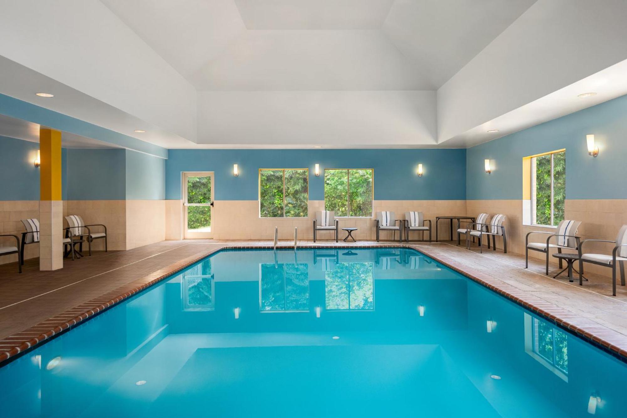 Holiday Inn Express Hotel & Suites Fredericksburg By Ihg Dış mekan fotoğraf