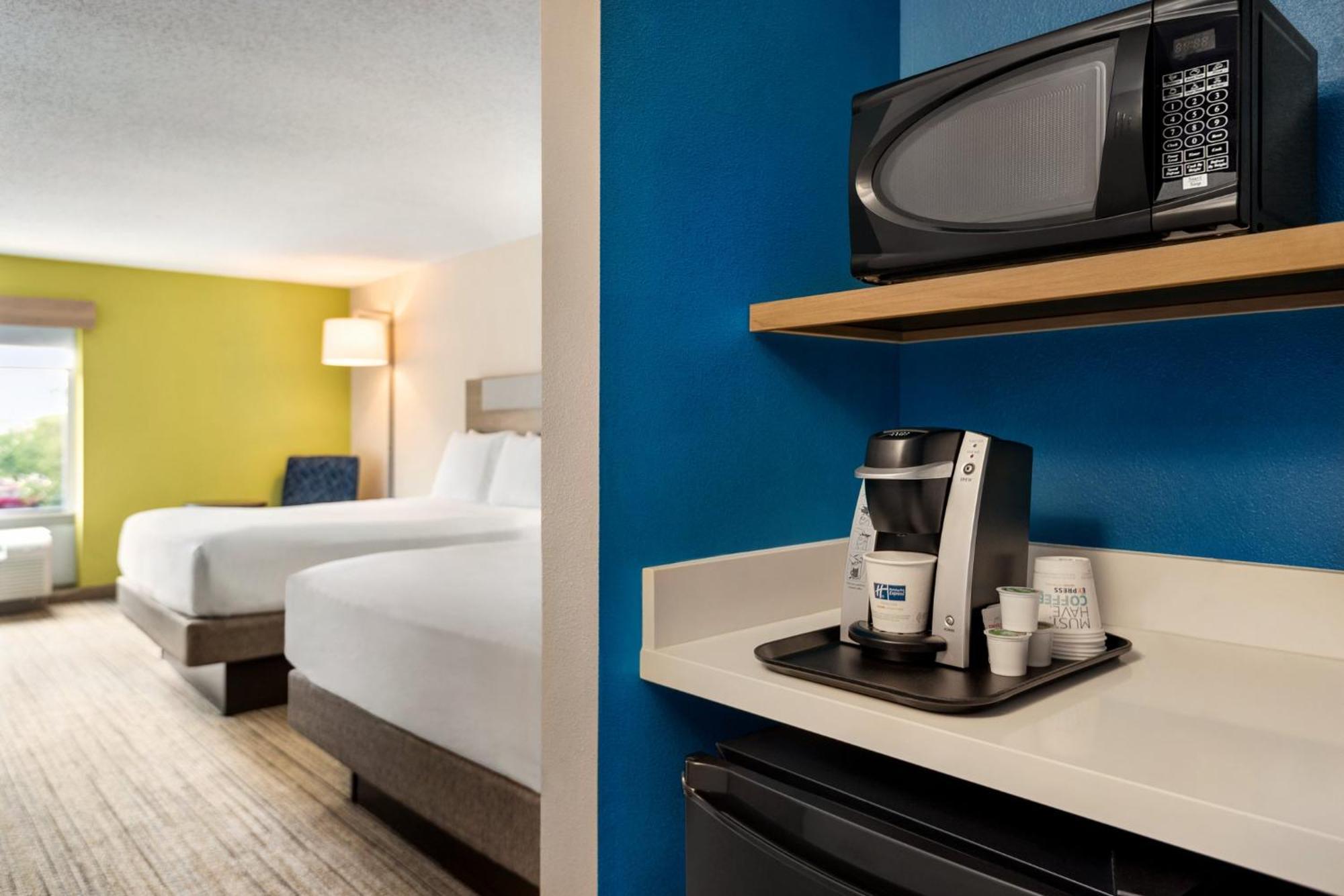 Holiday Inn Express Hotel & Suites Fredericksburg By Ihg Dış mekan fotoğraf