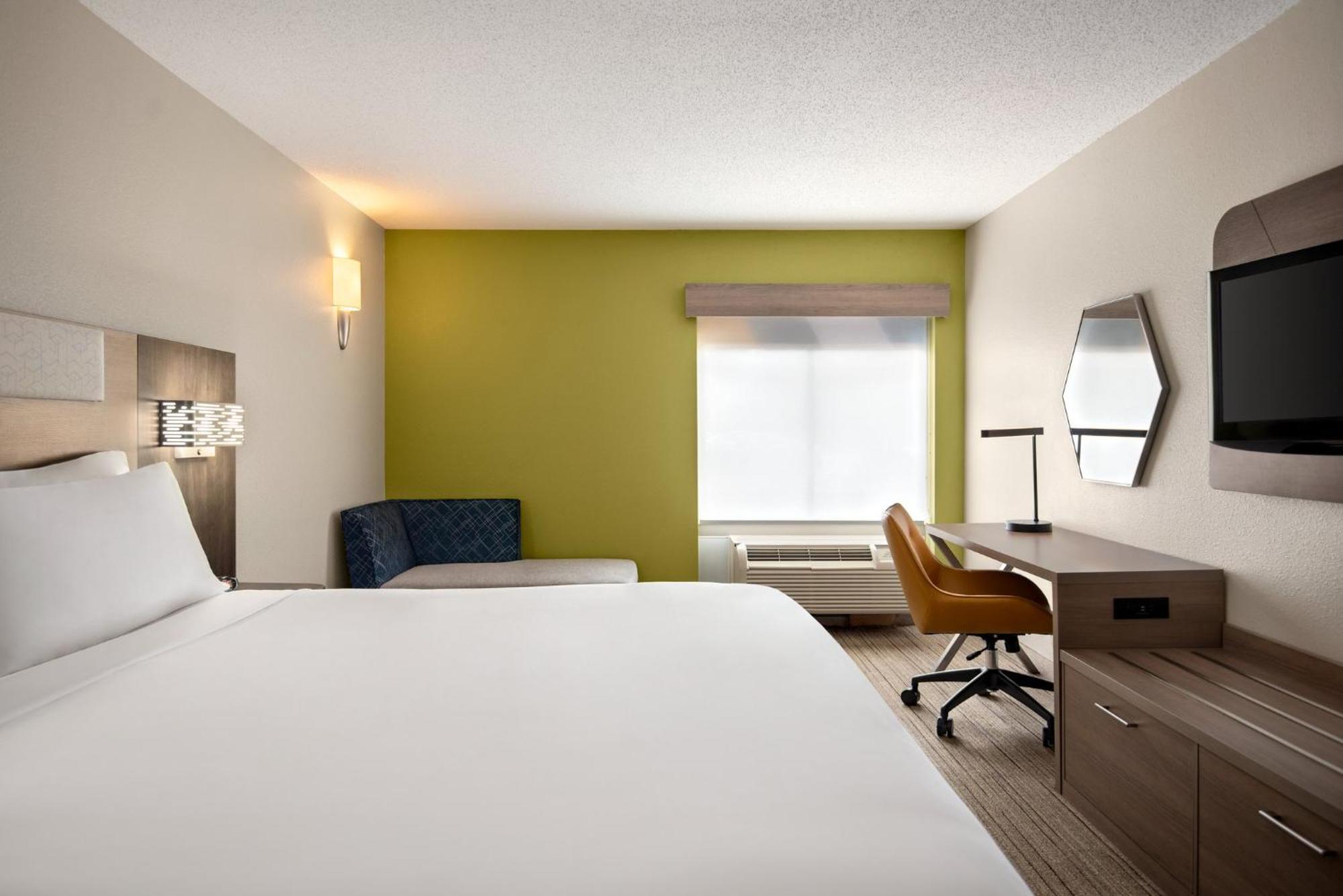 Holiday Inn Express Hotel & Suites Fredericksburg By Ihg Dış mekan fotoğraf