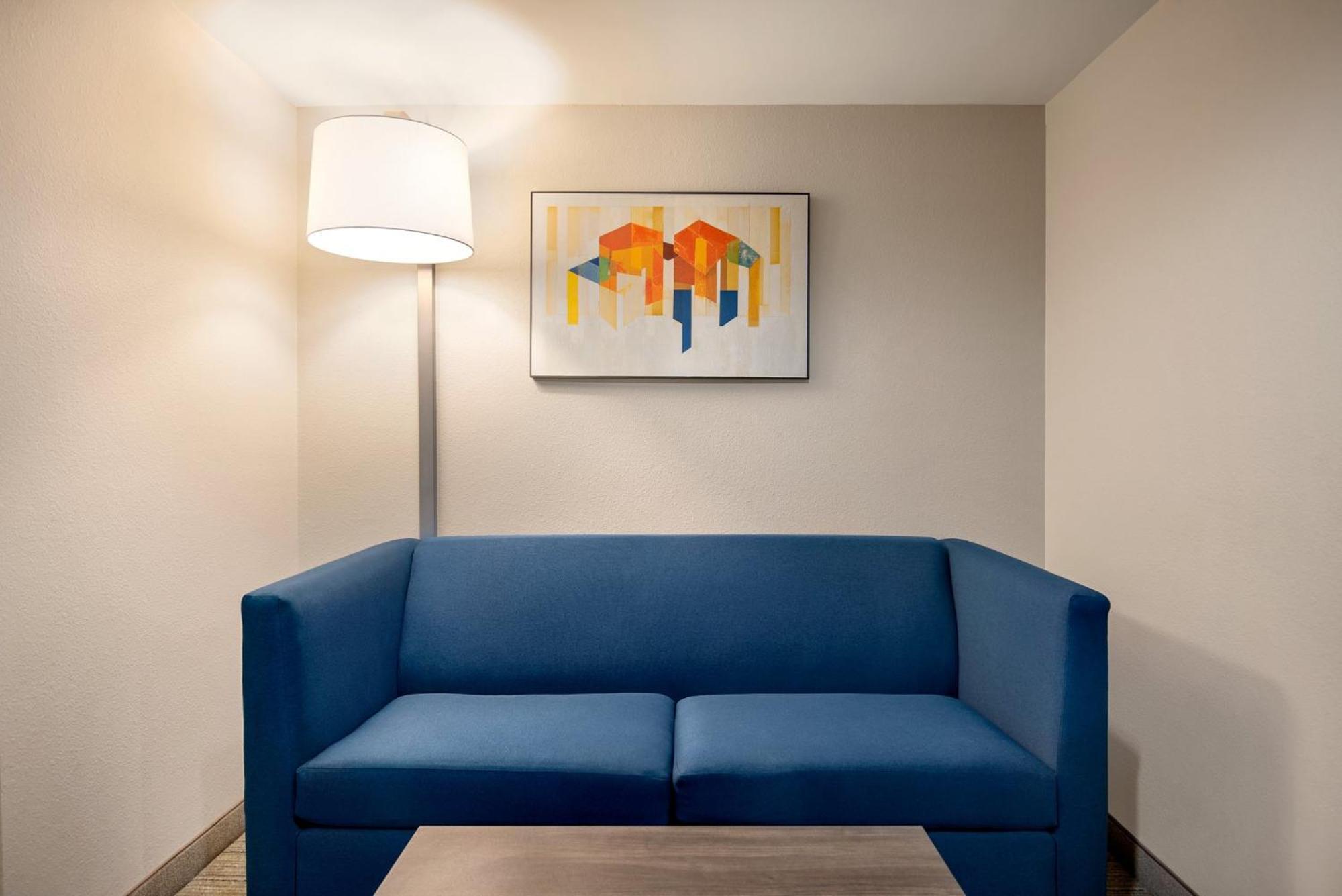 Holiday Inn Express Hotel & Suites Fredericksburg By Ihg Dış mekan fotoğraf